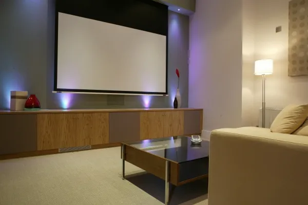 2.35: 1 Format Manual Wall Screen Projector, High Quality